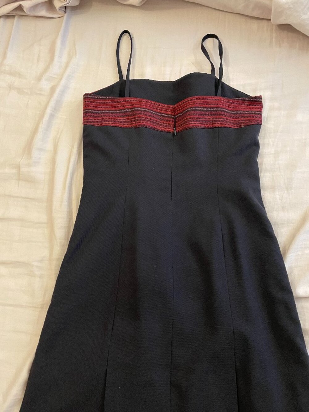 Tristan & Iseut Dress with Embroidery